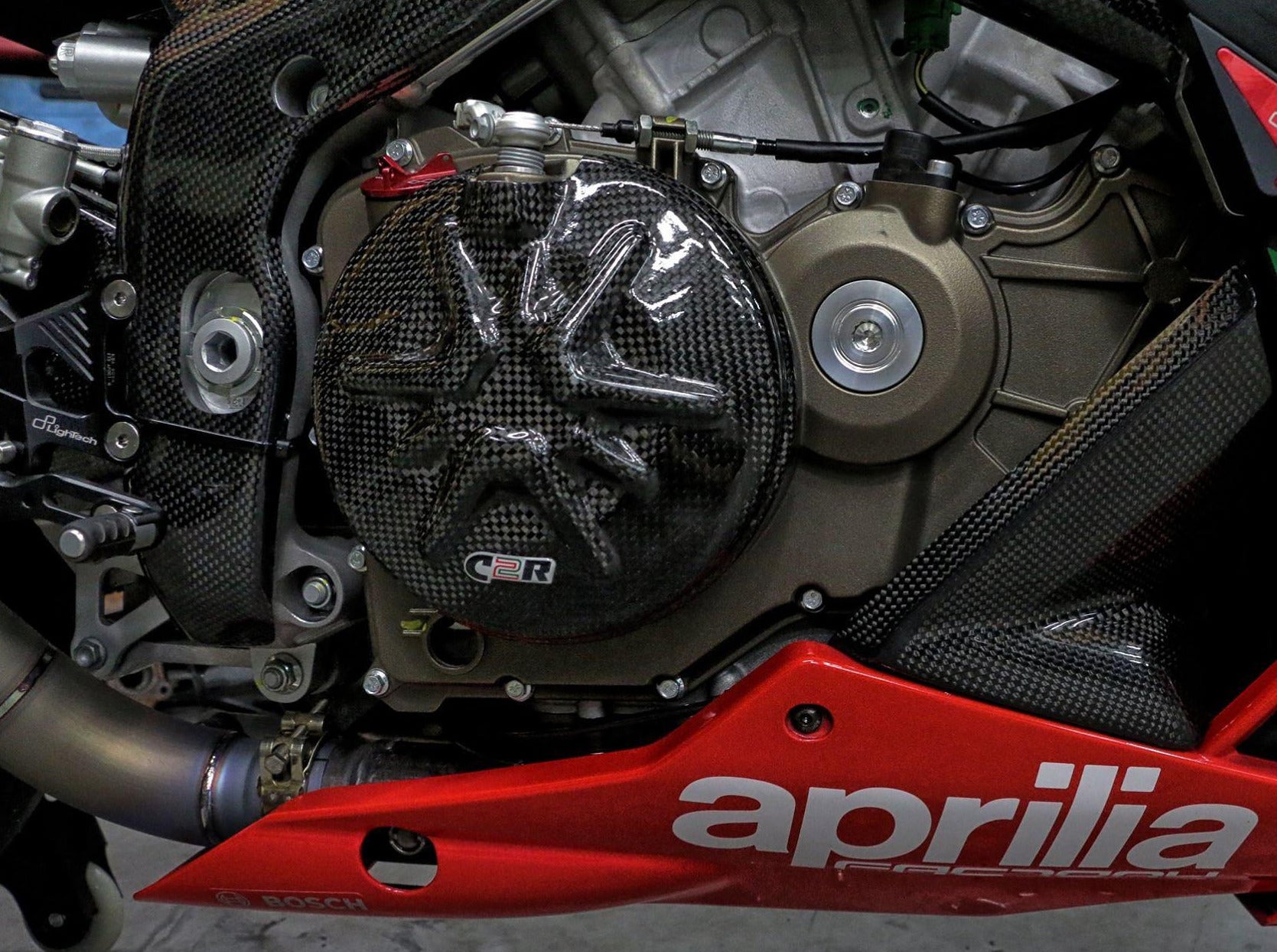 Carbon2Race, CARBON2RACE Aprilia RSV4 (09/20) Carbon Alternator & Clutch Covers Protection