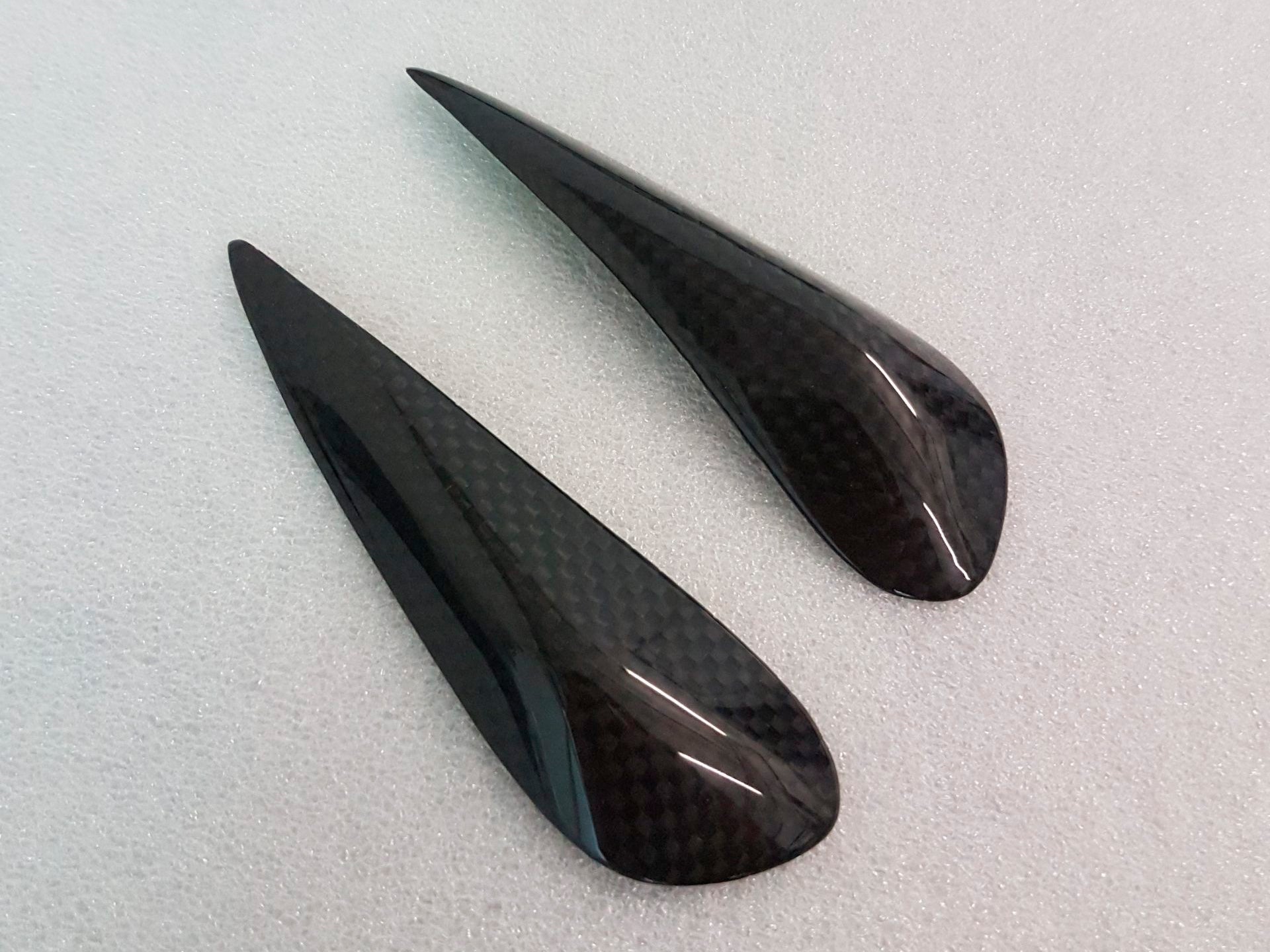 Carbon2Race, CARBON2RACE Aprilia Tuono V4 1000 (11/14) Carbon Tank Sliders