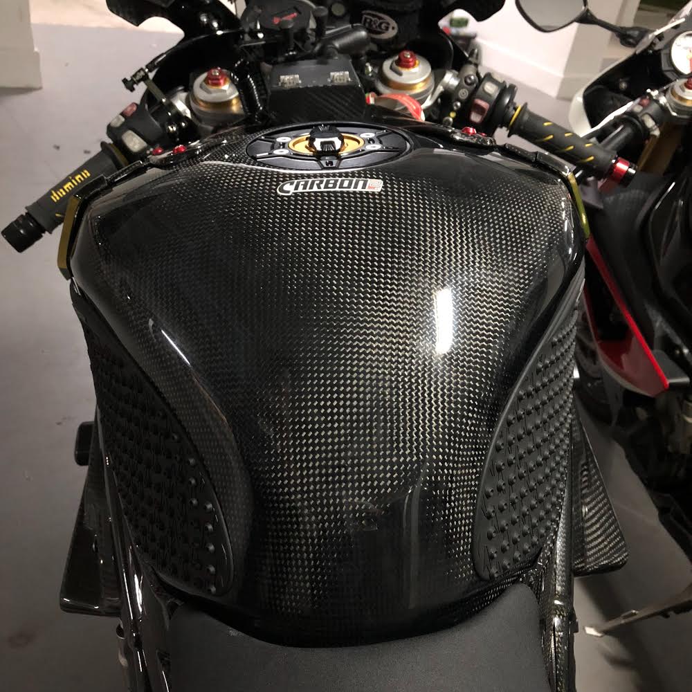 Carbon2Race, CARBON2RACE BMW S1000R (13/...) Carbon Fuel Tank Cover