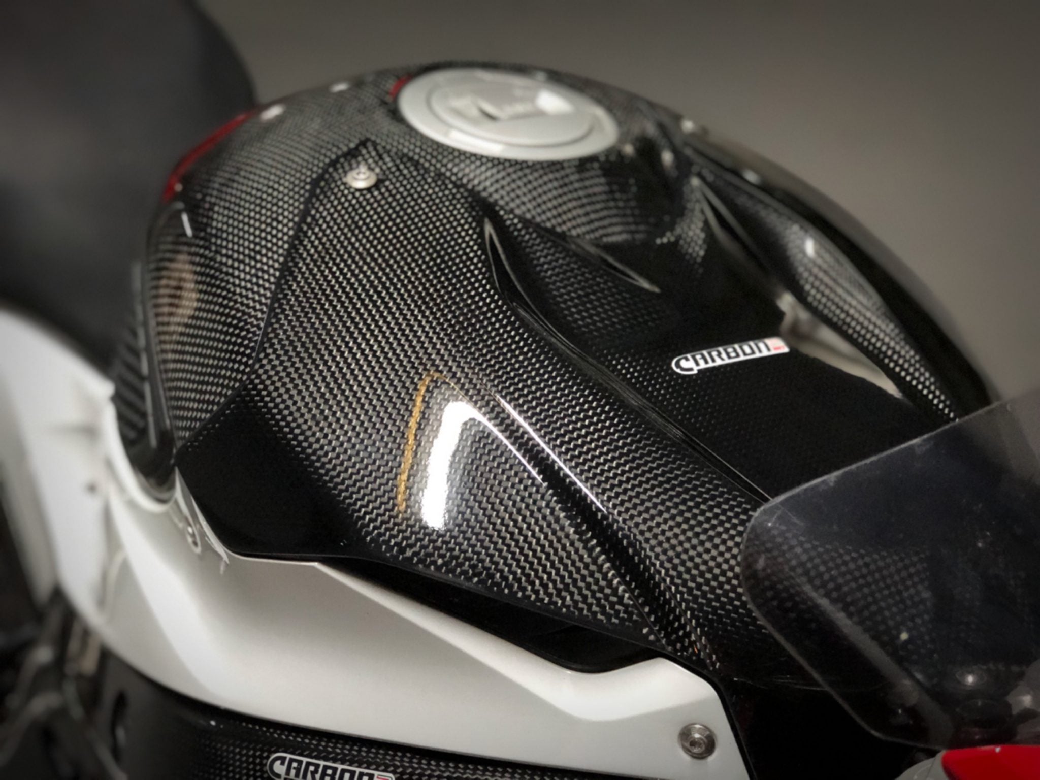 Carbon2Race, CARBON2RACE BMW S1000RR (15/18) Carbon Airbox Cover