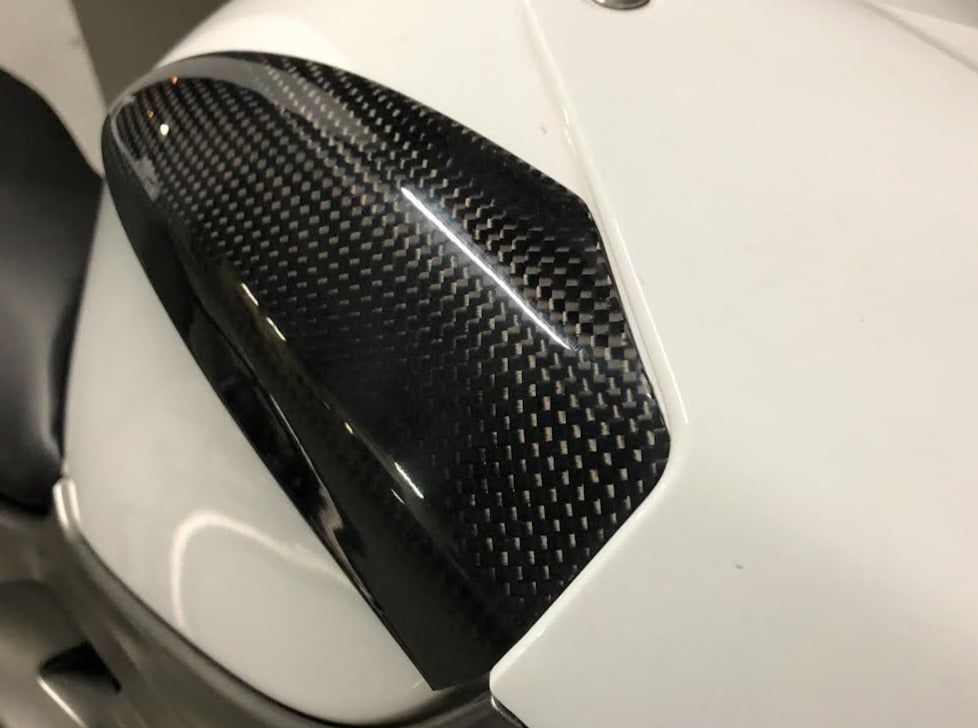 Carbon2Race, CARBON2RACE BMW S1000RR (15/18) Carbon Fuel Tank Sliders