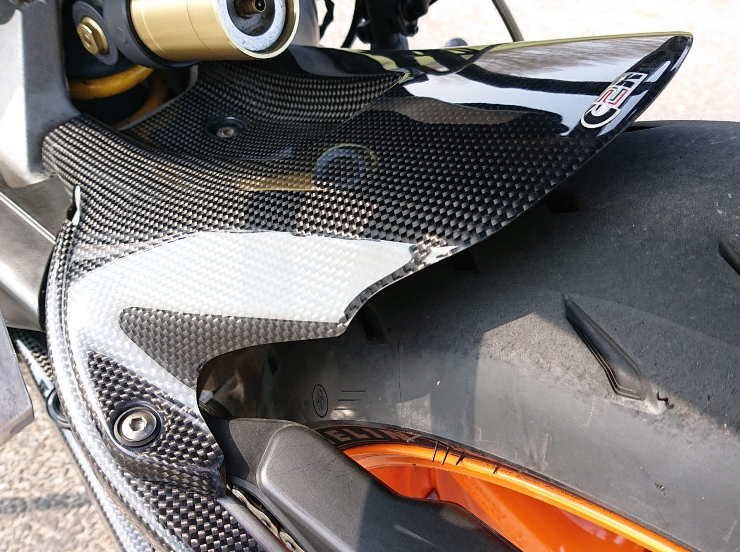 Carbon2Race, CARBON2RACE Honda CBR1000RR (04/07) Carbon Rear Hugger