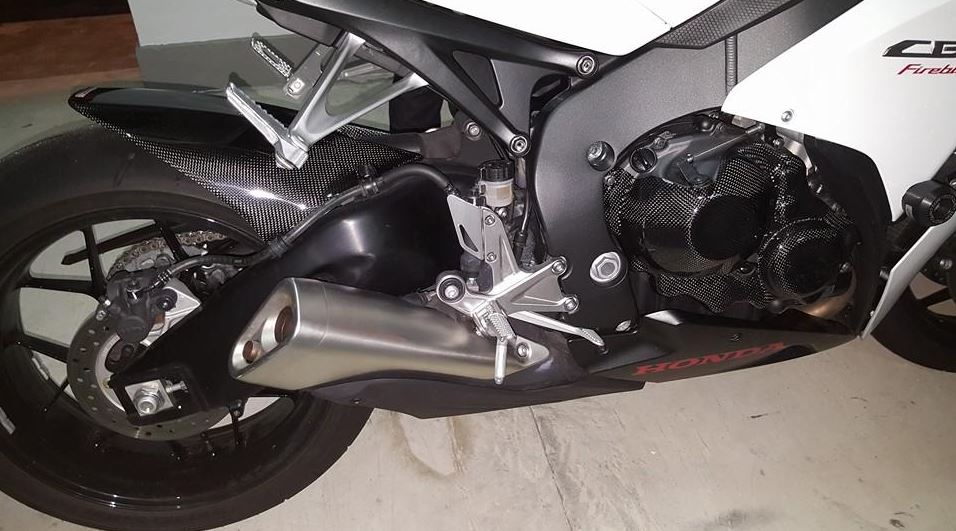 Carbon2Race, CARBON2RACE Honda CBR1000RR (08/19) Carbon Rear Hugger (extended)