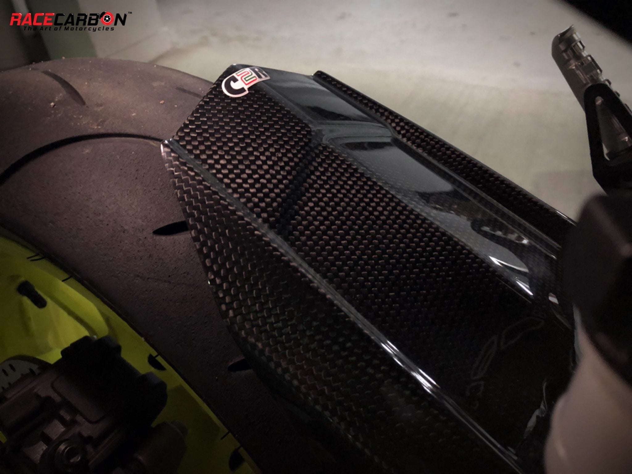 Carbon2Race, CARBON2RACE Yamaha XSR900 (16/21) Carbon Rear Hugger