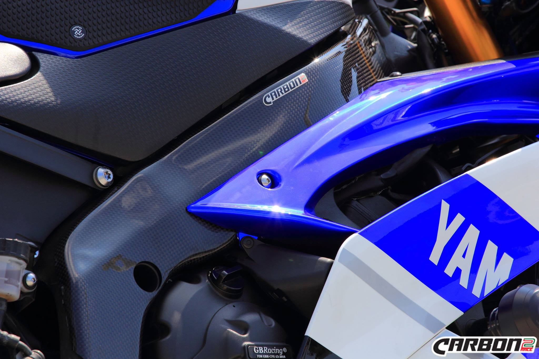 Carbon2Race, CARBON2RACE Yamaha YZF-R6 (06/07) Carbon Frame Covers