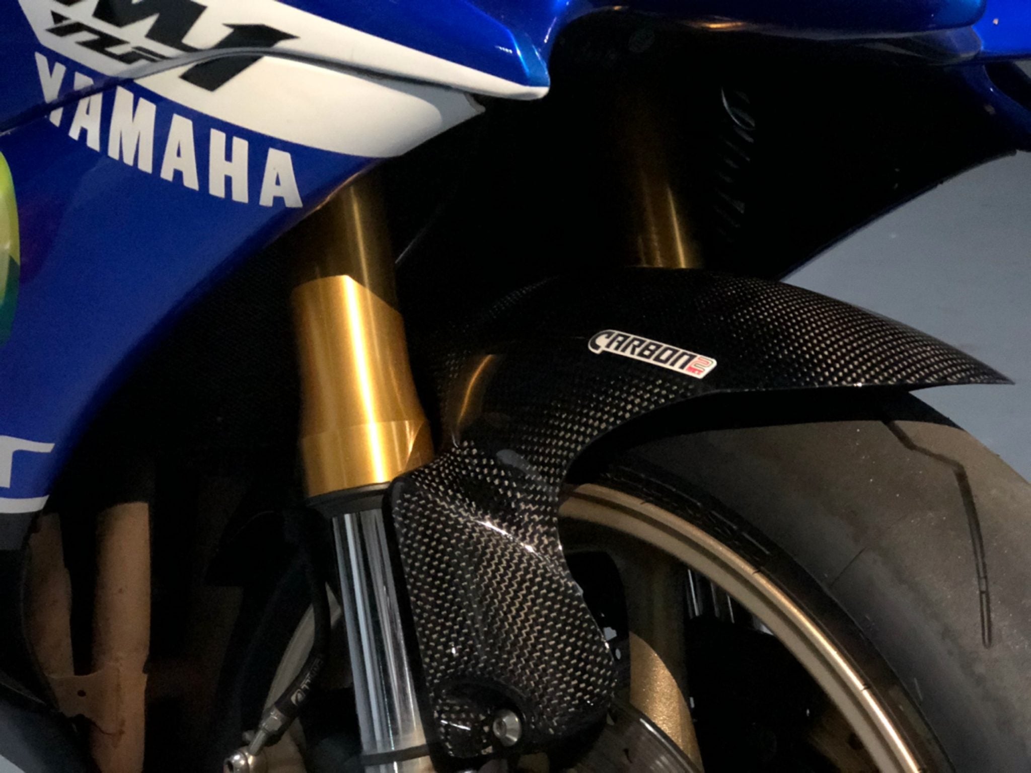 Carbon2Race, CARBON2RACE Yamaha YZF-R6 (06/16) Carbon Front Fender