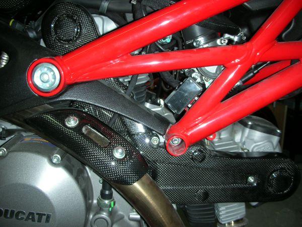 Carbonvani, CARBONVANI Ducati Monster 696/796/1100 Carbon Exhaust Pipe Heat Guard